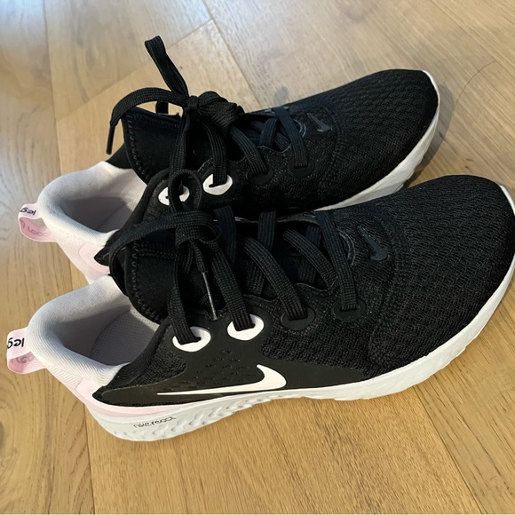 COPY - Nike running sneaker - Picture 2 of 2